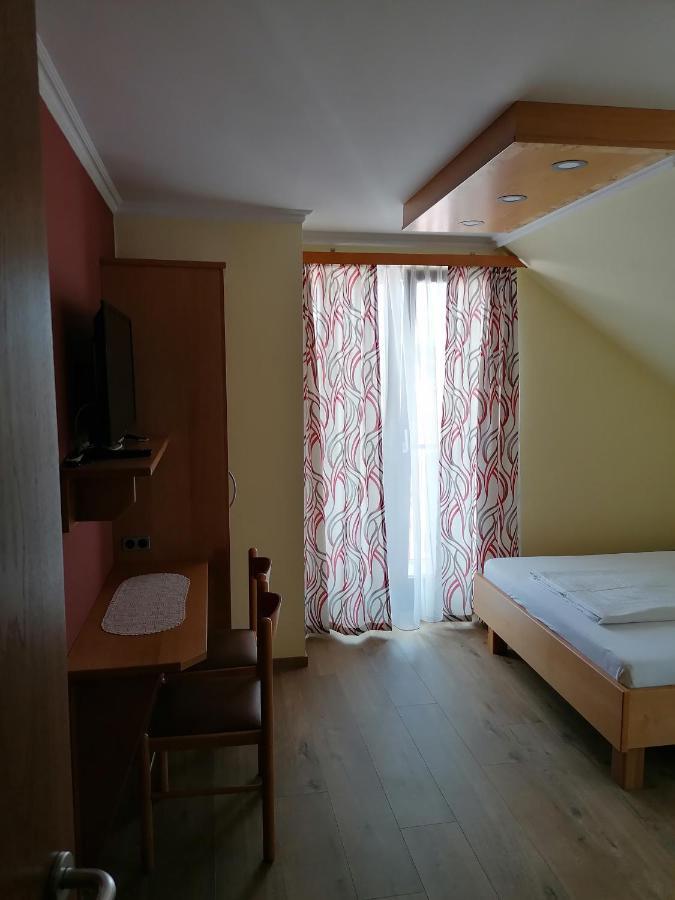 Hotel Kirchenwirt Mirth à Eltendorf Extérieur photo