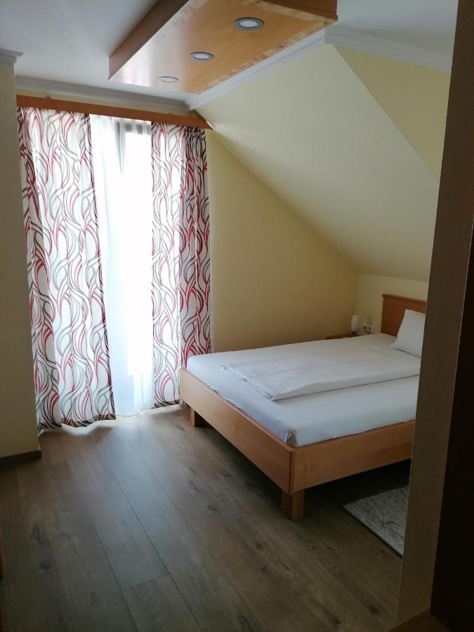 Hotel Kirchenwirt Mirth à Eltendorf Extérieur photo